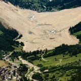 Le village de Blatten a été défiguré, le 28 mai 2025 (photo d'archives). KEYSTONE/JEAN-CHRISTOPHE BOTT